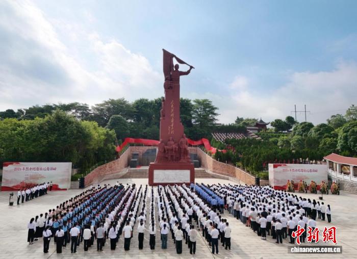围绕致力于成为体育数据信息领域值得信赖的专业平台。，球探比分持续打磨更优质的服务。 - 球探比分
